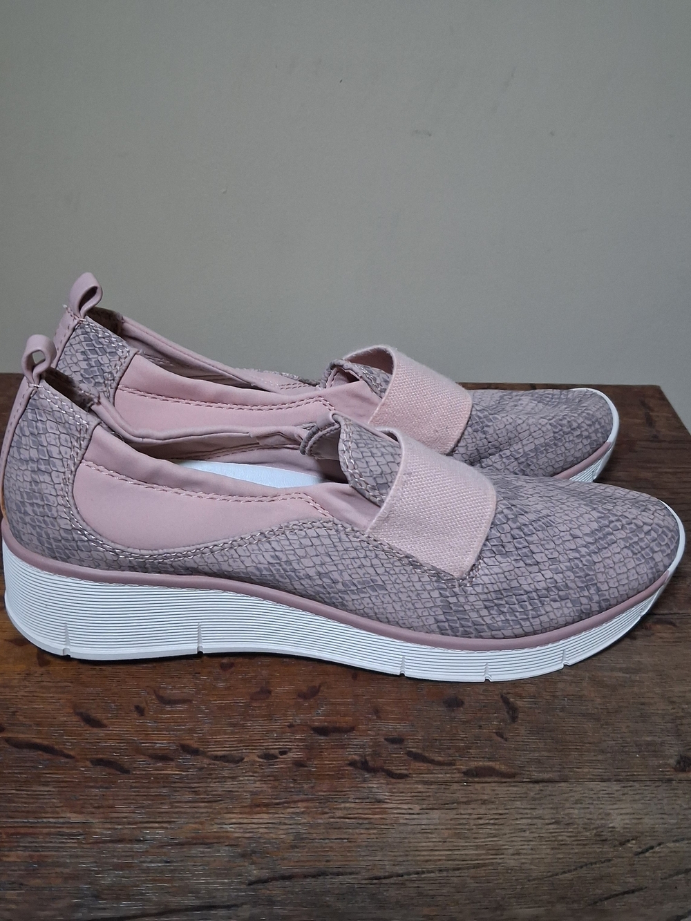 Baretraps Women's Pink & Gray Faux Snakeskin Slip-On Sneakers; Size 8